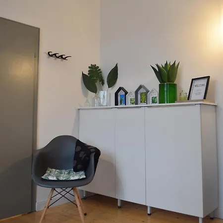 Kleines, Charmantes Ferienapartment In Bahnhofsnahe Apartment *