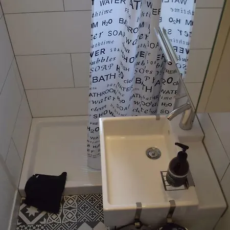 Kleines, Charmantes Ferienapartment In Bahnhofsnahe Trier